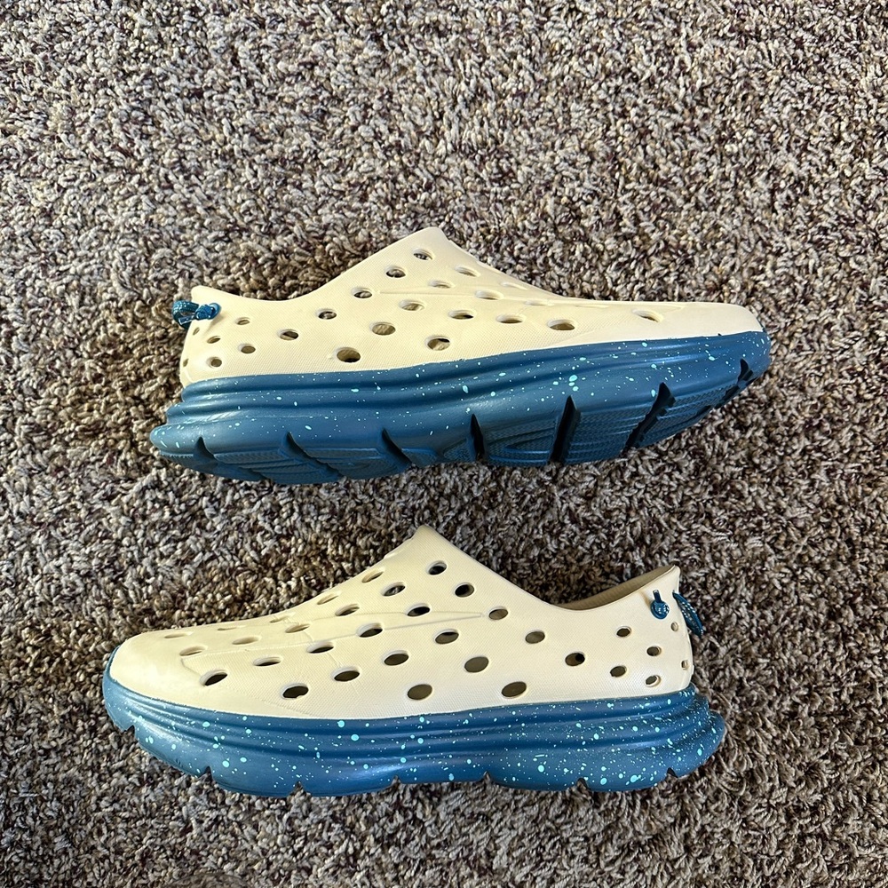 Men's KaneCream and Blue recovery Slip-On Clogs size 12